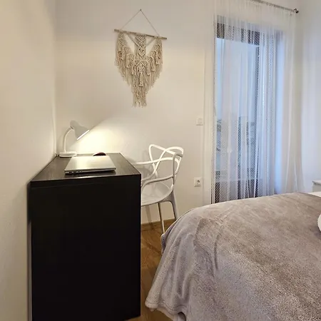 Asterias Apartment *